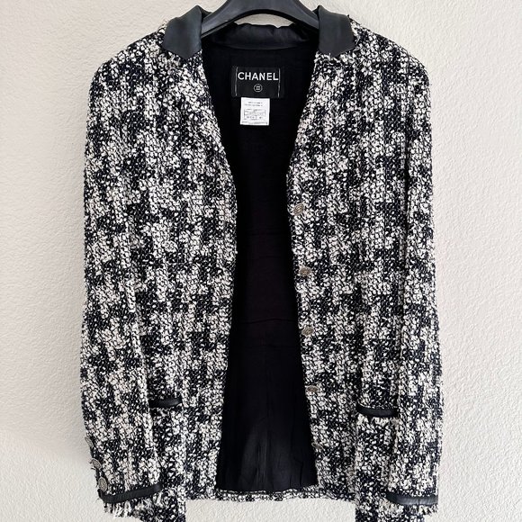 CHANEL Fall 2005 Tweed Blazer and Matching Crop Top Set - Excellent Condition